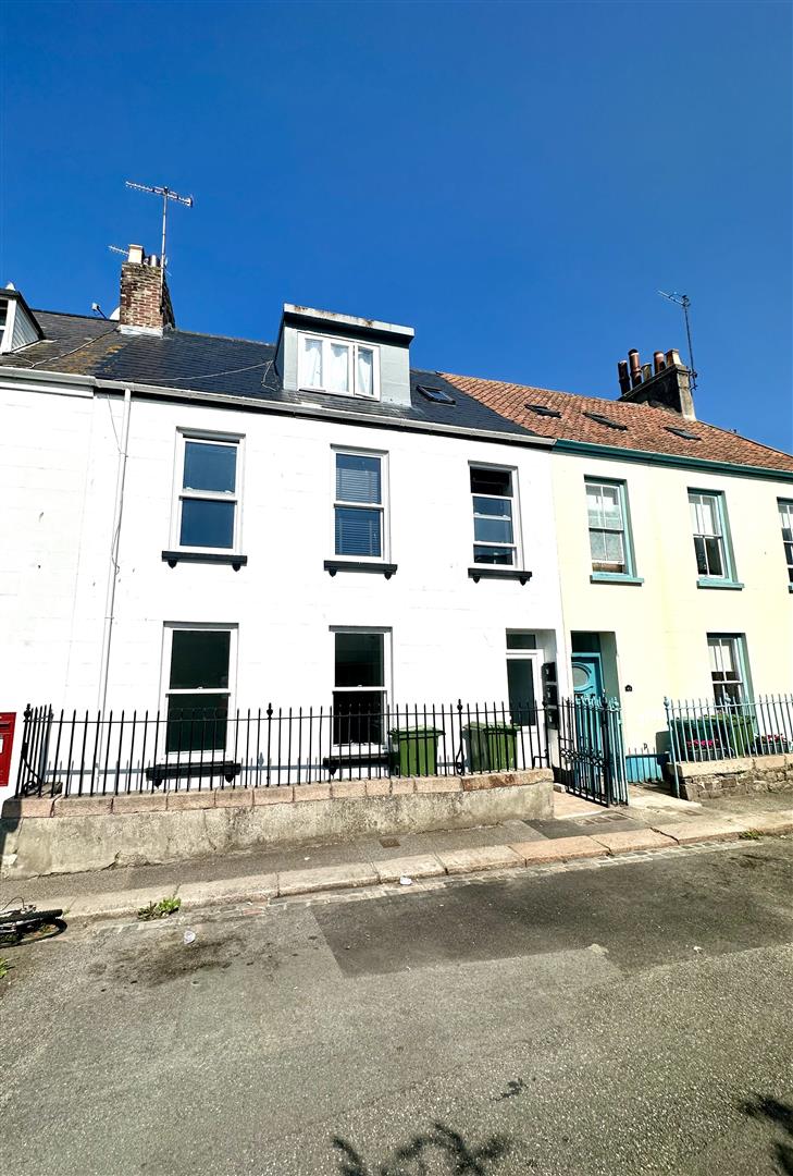 Flat 2, 41 Le Vier Mont, St. Helier